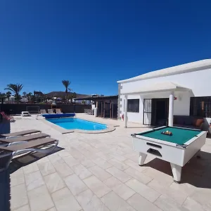 Carla Playa Blanca (Lanzarote)